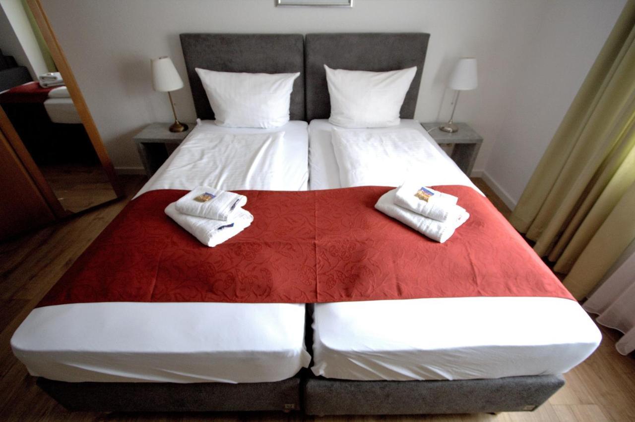 Hotel Leo Muehlhausen Екстер'єр фото