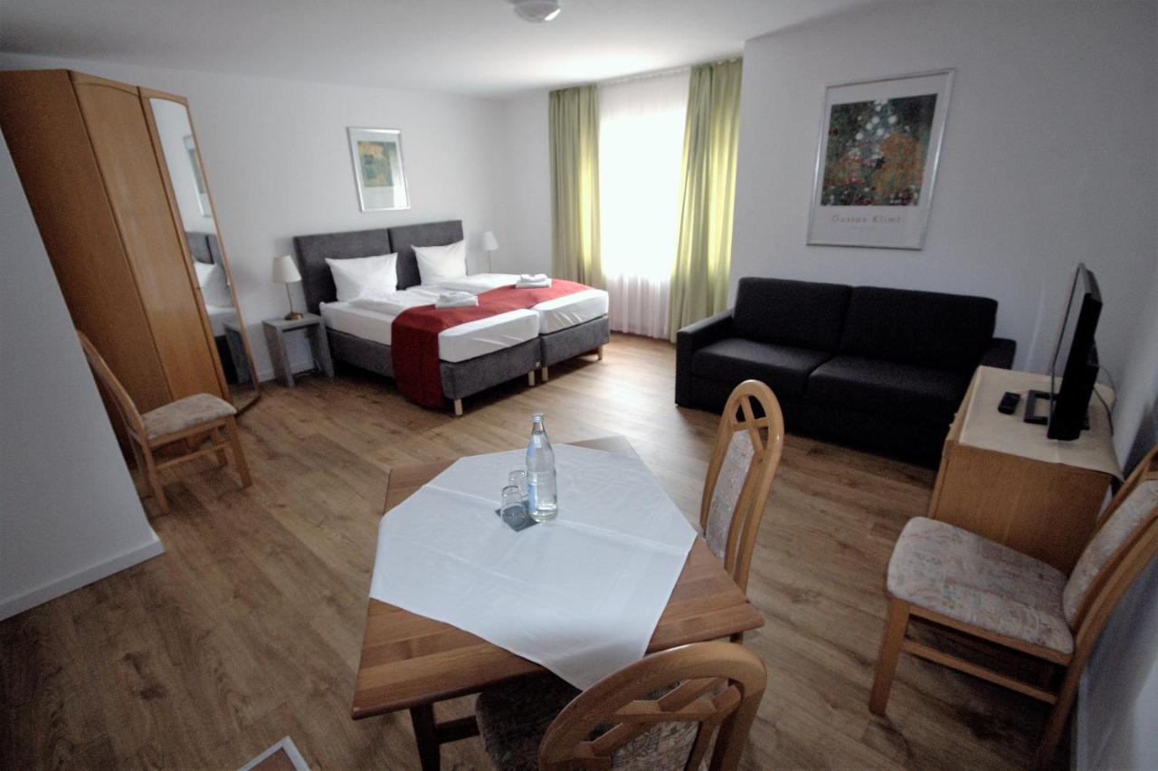 Hotel Leo Muehlhausen Екстер'єр фото